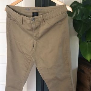 Khaki Mid-rise Jegging